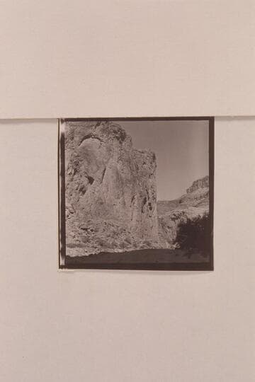 Point Hansbrough from the lower end of the beach. Just below the grave of Hansbrough
