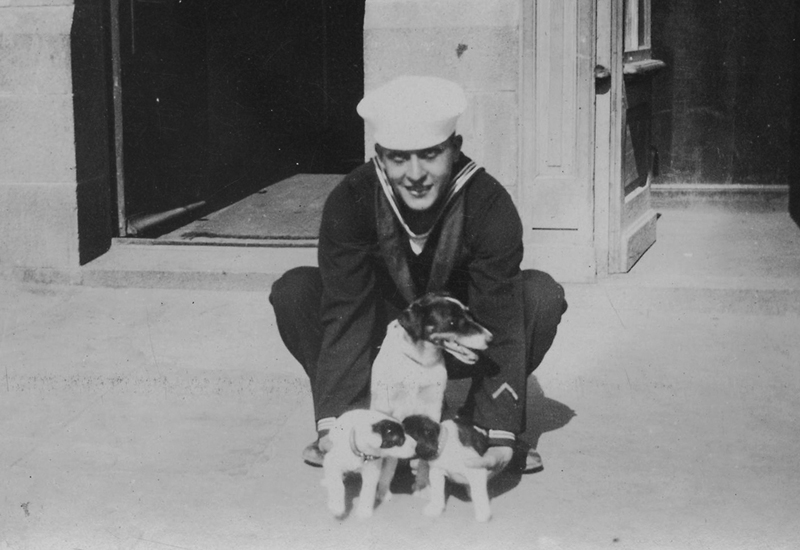 Veteran with dogs Veteran with dogs
